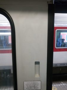 Odstranění graffiti ve vlaku